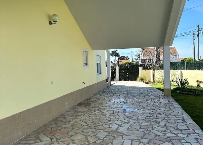 Extraordinary Holiday House At Fernao Ferro!