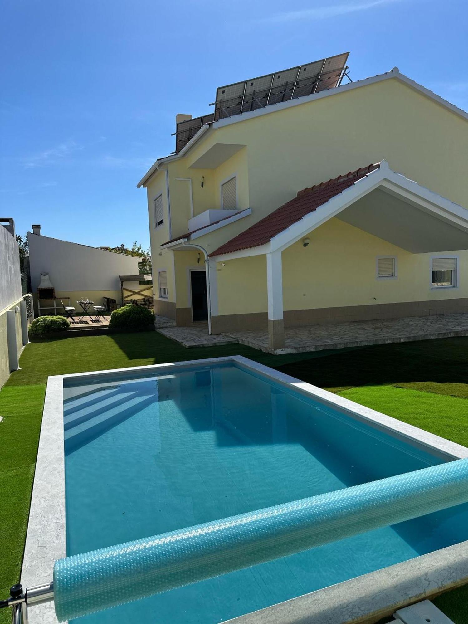 Extraordinary House At Fernao Ferro! Holiday home Fernao Ferro